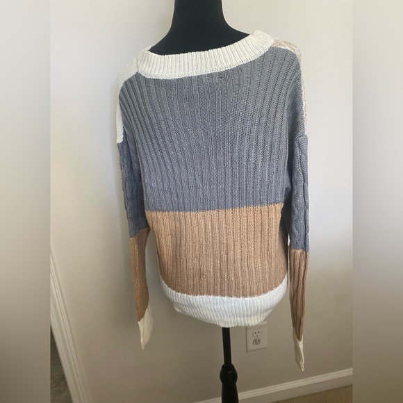 Cardigan - Picture 2 of 4